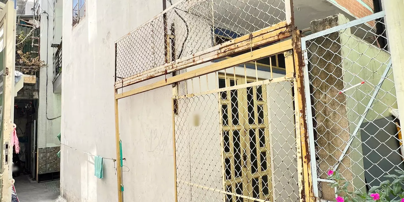 Nhà góc 2 tầng cách đường Âu Dương Lân 1 căn nhà P3Q8. Giá: 5.6 tỷ