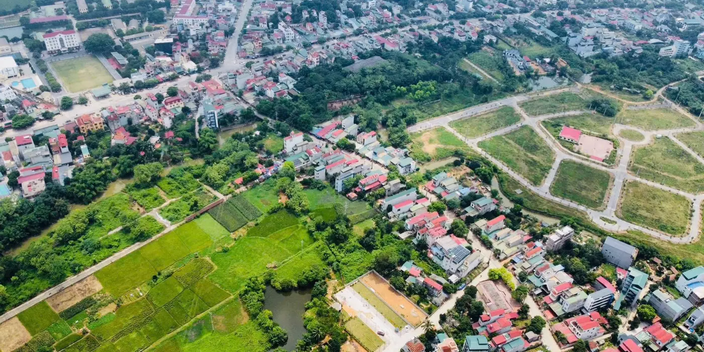 Lô đất đẹp khu Ngã 3 Hoà Lạc – dân cư đông, đường đi thuận tiện