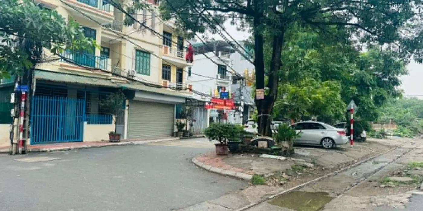 Hiếm, bay nhanh 100tr 1m đất Việt Hưng, ngõ rộng, 15m ra oto tránh, tiện ích ngập tràn