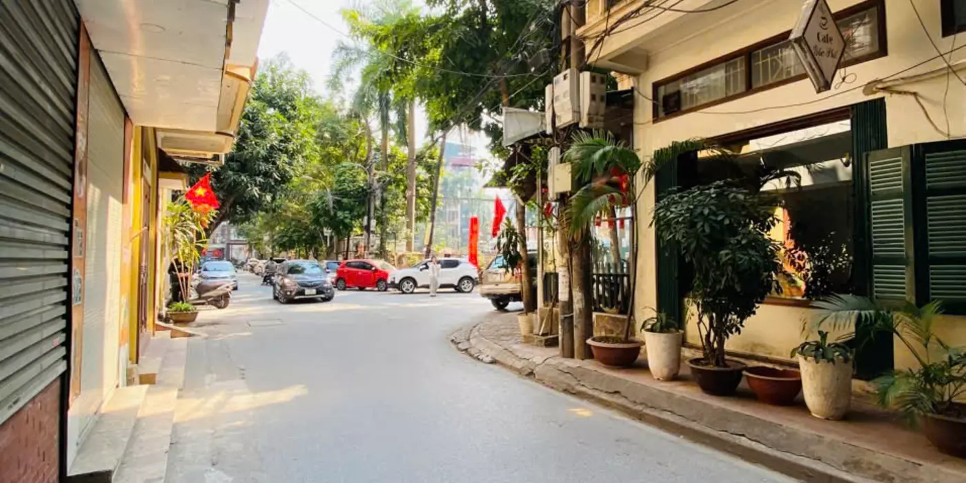 Nhà Cầu Giấy - Đẹp Mê Ly - Ô Tô Đỗ Cửa - Thang Máy Xịn - Kiến Trúc Hiện Đại, Ở Là Mê Ngay