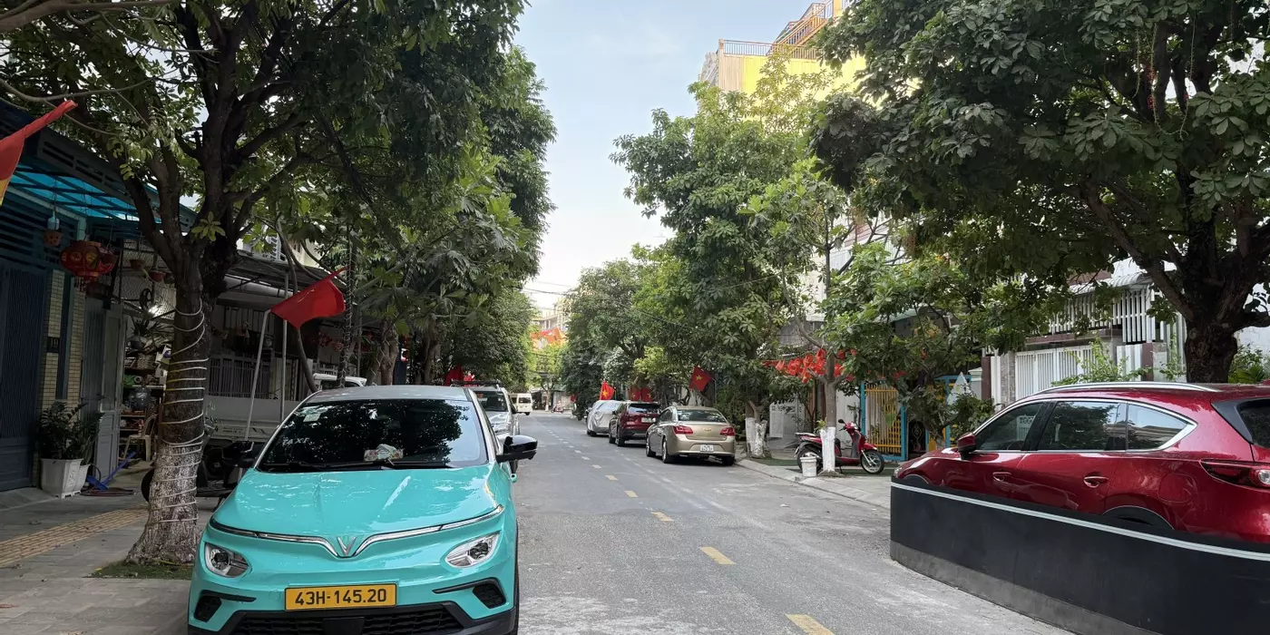 Mặt tiền Vũ Đình Long 75m2, gần biển Sơn Trà, sát chợ hải sản, giá chỉ 10.x tỷ