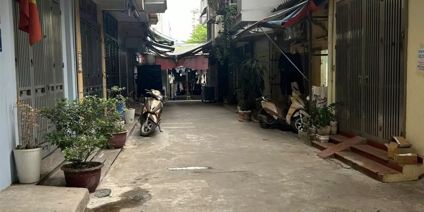 Chính chủ bán nhà ngõ Chợ Nhà Xanh - Phố Phan Văn Trường, Xuân Thủy, chính chủ uy tín, 17 tỷ có