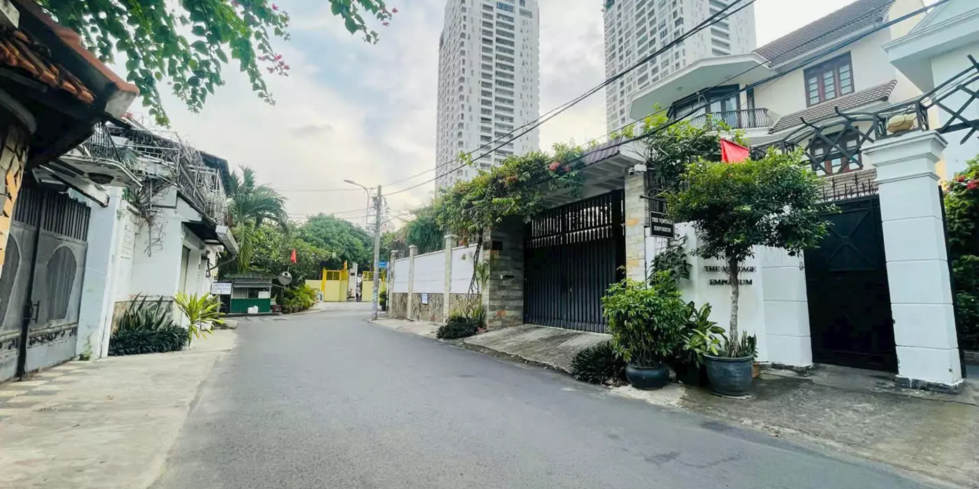 bán đất Ngay đường Nguyễn Văn Hưởng Thảo Điền Q2 , Diện tích: 380 - 58 TỶ