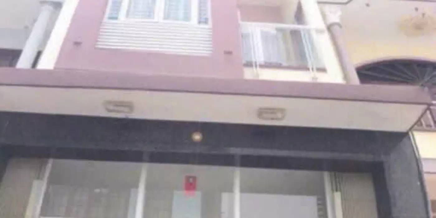 BÁN KHÁCH SẠN – HẺM 98 TRẦN PHÚ, LỘC THỌ (CŨ), KHÁNH HÒA
 - Diện tích: 71m²
 ,Ngang: 5m - 
Lh :