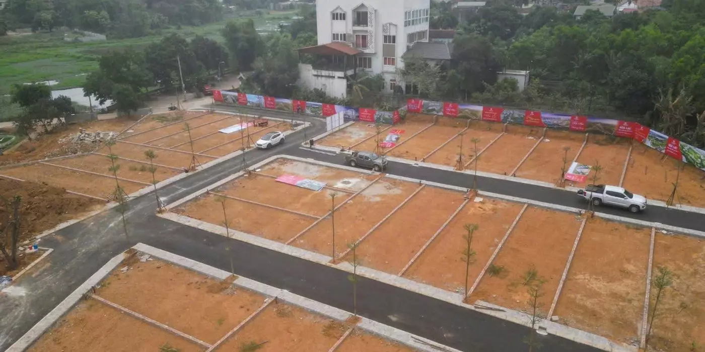 ĐẦU TƯ THÔNG MINH LÔ ĐẤT 2 MẶT TIỀN SÁT VÁCH DỰ ÁN ĐẤT ĐẤU GIÁ ĐỒNG MÔ LAKESIDE
