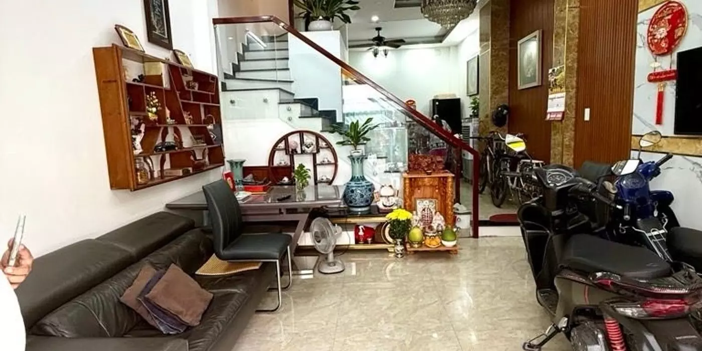 Bán gấp nhà 3 tầng hẻm xe hơi Lâm Văn Bền, Q7. DT 50m2, 3PN. Sổ hồng. 8.9 tỷ. LH 0947283834