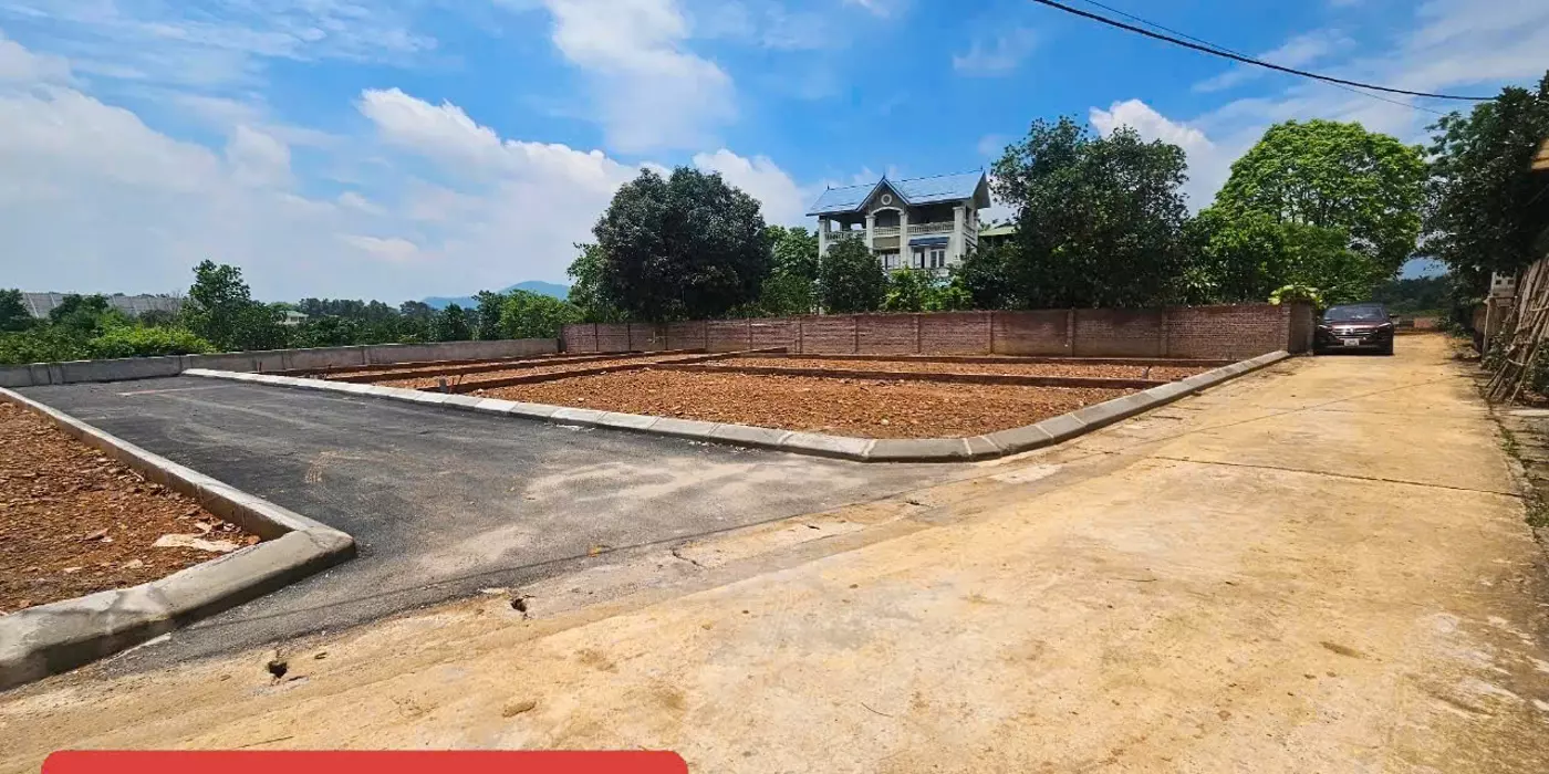 CỰC HIẾM LÔ GÓC GẦN UBND XÃ ĐOÀI PHƯƠNG- HÒA LẠC- DIỆN TÍCH 105M2- NHỈNH 2 TỶ- FULL THỔ CƯ - SẴN