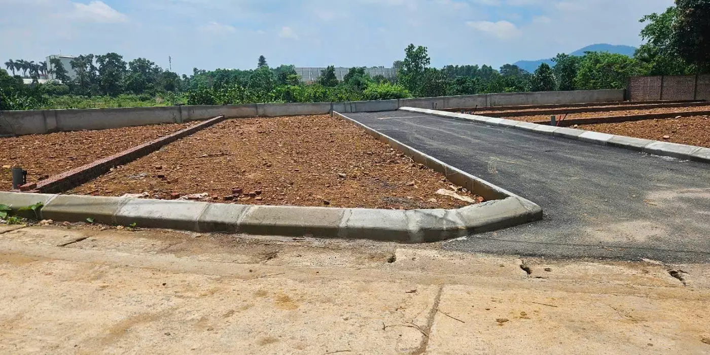 ĐỘC QUYỀN  LÔ GÓC GẦN UBND XÃ ĐOÀI PHƯƠNG- HÒA LẠC- DIỆN TÍCH 105M2- NHỈNH 2 TỶ- FULL THỔ CƯ - SẴN