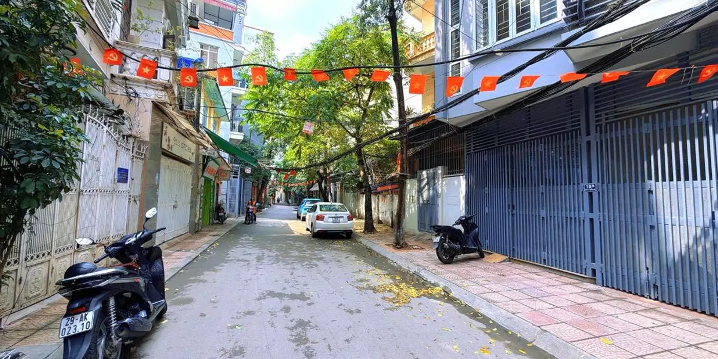 Bán nhà phố Hoàng Cầu, Đống Đa 78m,5 tầng, mt 7.4m. Giá: 42 tỷ