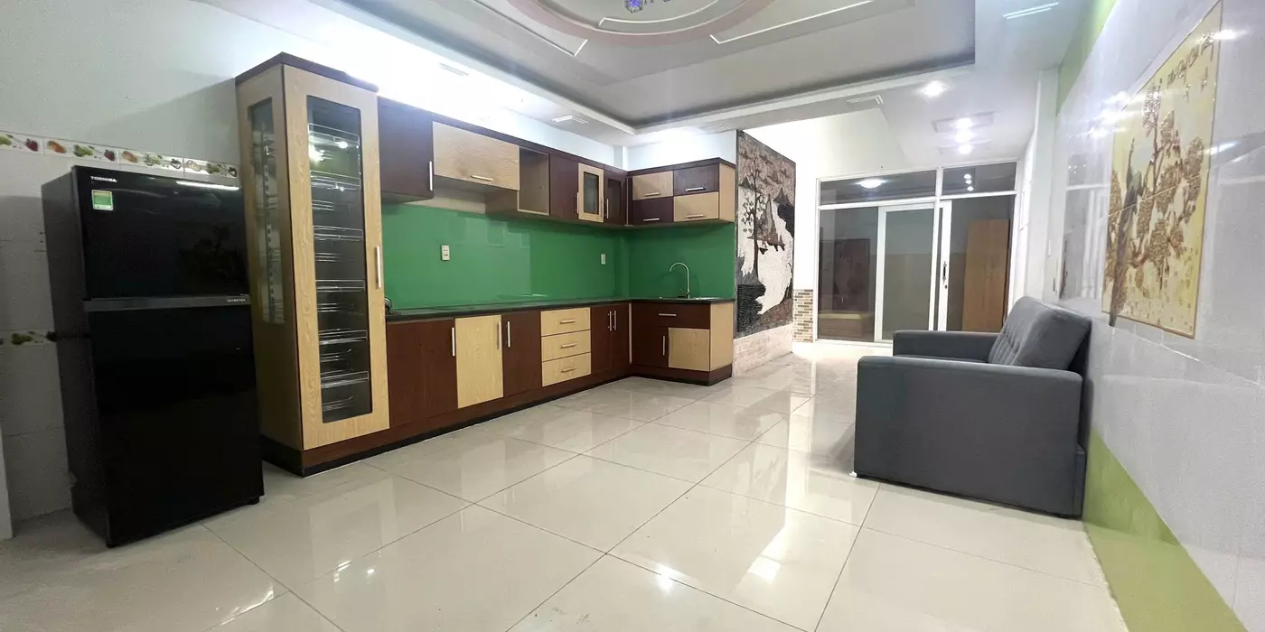 CĂN HỘ DỊCH VỤ FULL NỘI THẤT – TẦNG TRỆT RỘNG RÃI, GẦN SÂN GOLF TÂN SƠN NHẤT