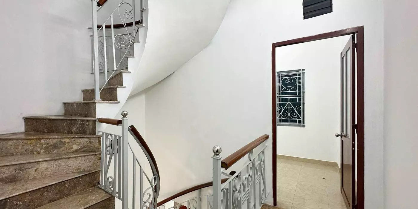 KHU VỰC GẦN NHÀ GA T3 CÓ CĂN HIẾM  ĐẸP DT LỚN