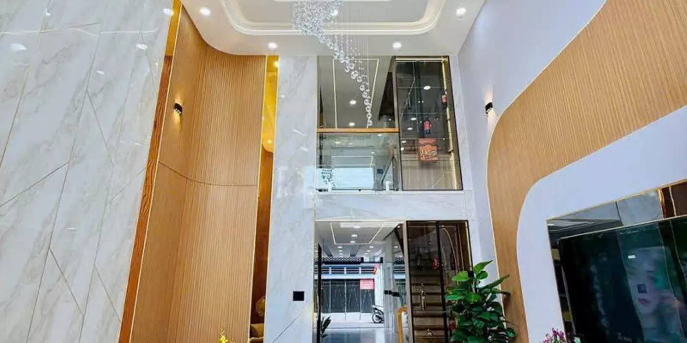 Nhỉnh 13 tỷ có nhà 6 lầu đẹp ngang 4.3m 73m2 hẻm 183 Nguyễn Văn Khối tặng NT kèm T.máy.