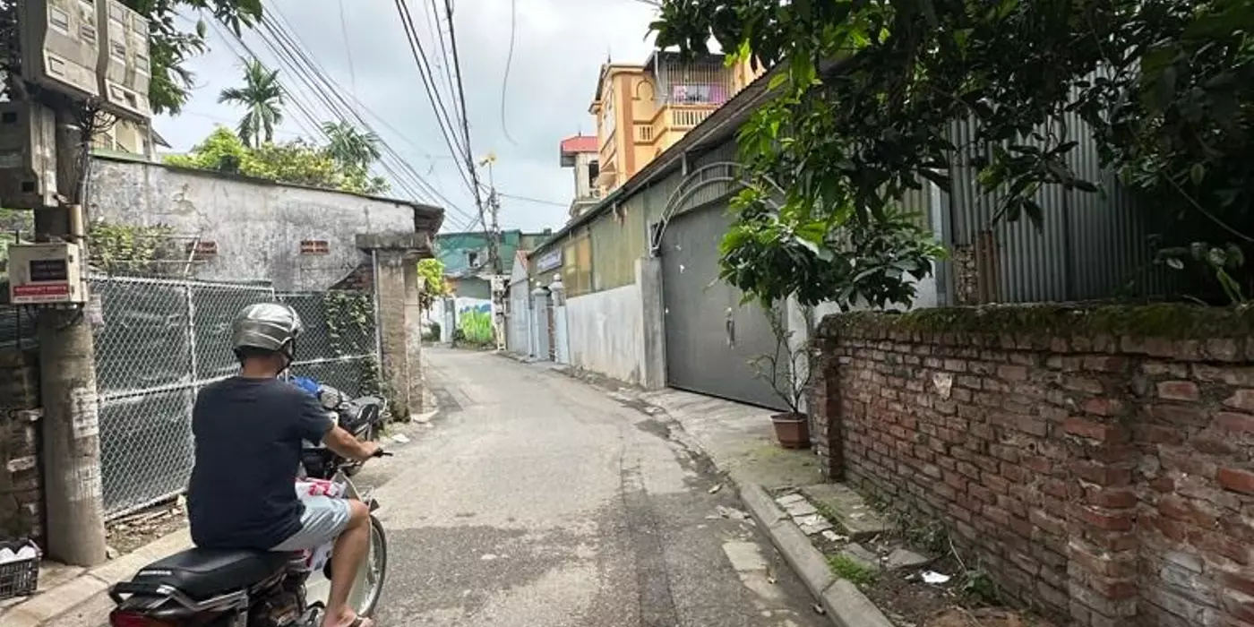 Bán đất ngọc trì thạch bàn cổ linh 65M 2 ô tô tránh vào đất sát phố long biên