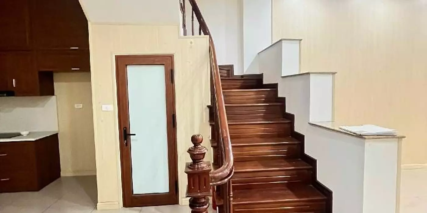 Bán nhà Gia Quất Ngọc Lâm- Sát Phố- Full NT- 50m 5 tầng - oto tránh - nhỉnh 12 tỷ