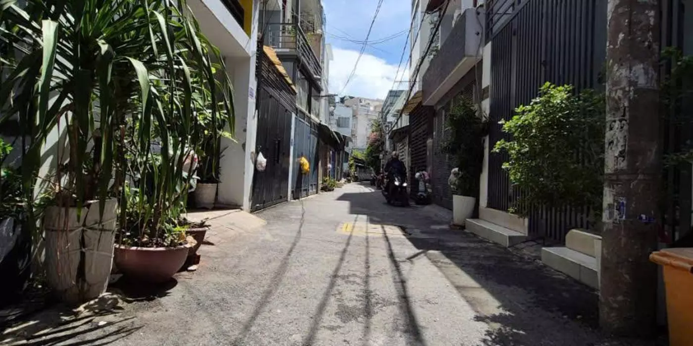 DƯƠNG QUẢNG HÀM - 6 ✅️Đ 5 - HẺM 5M 🚘XE HƠI 

📍 200m ra Bãi Biển Gò Vấp