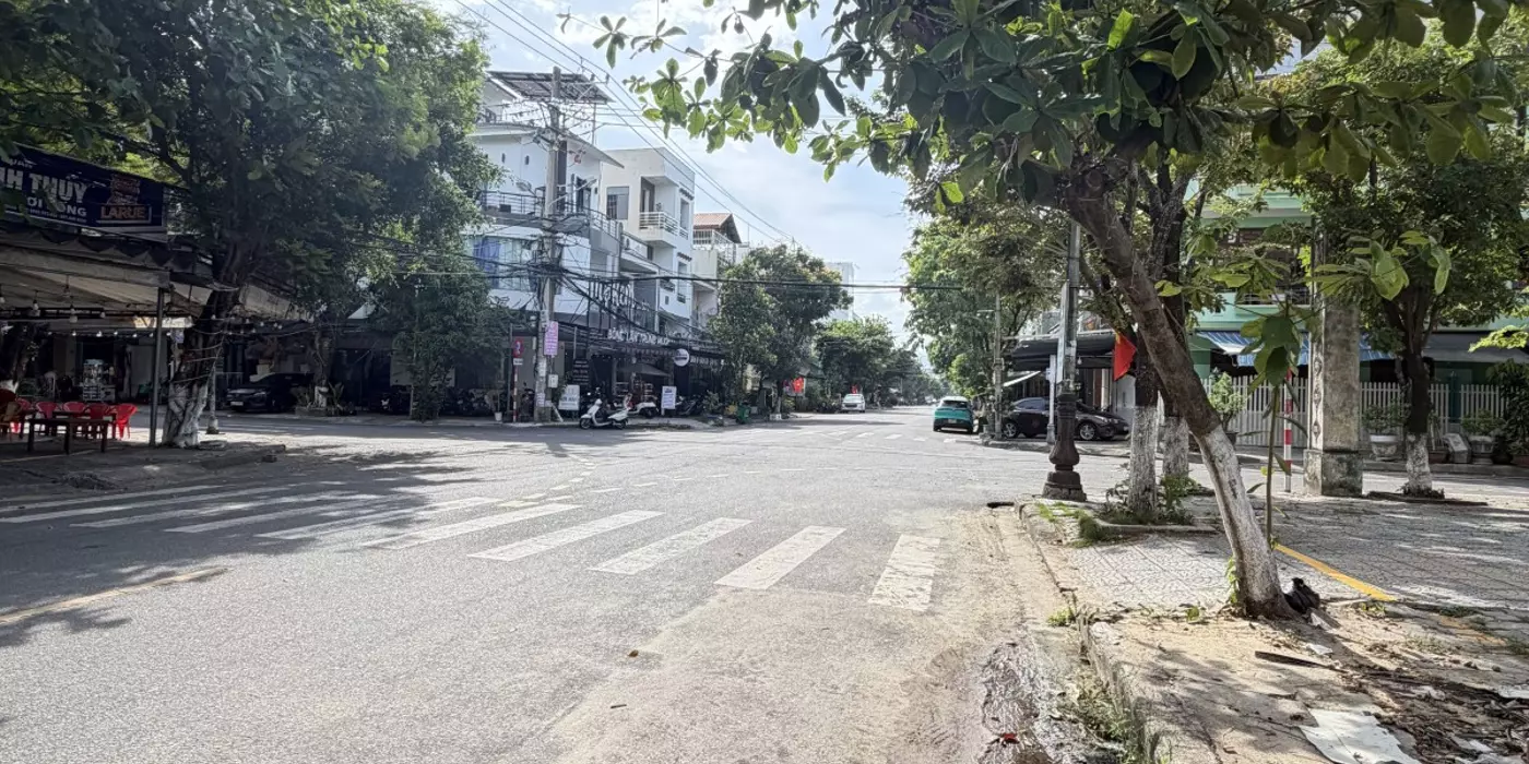 Bán đất mặt tiền Khúc Hạo 196m2 ngang 10m, gần biển Sơn Trà, giá 26,5 tỷ