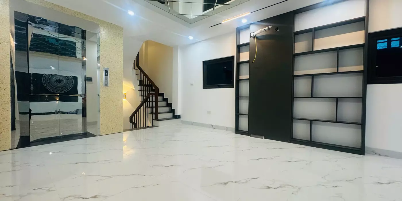 🚨 NHÀ ĐẸP THẠCH BÀN – THANG MÁY – GARA Ô TÔ – FULL NỘI THẤT 🚨
