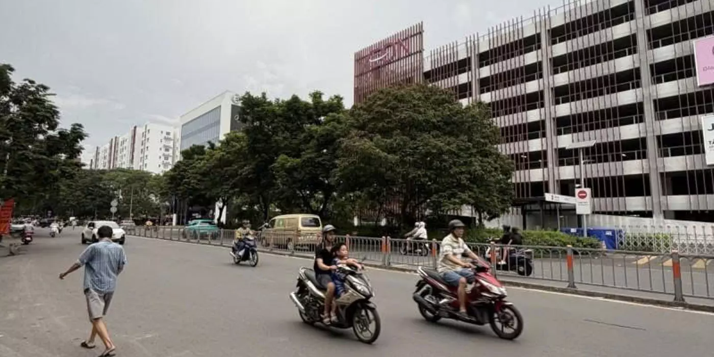 Bán nhà Mặt tiền Bờ Bao Tân Thắng - ngay cổng Aeon Mail, 4x30m, Cấp 4, tiện xây, 22,8 tỷ