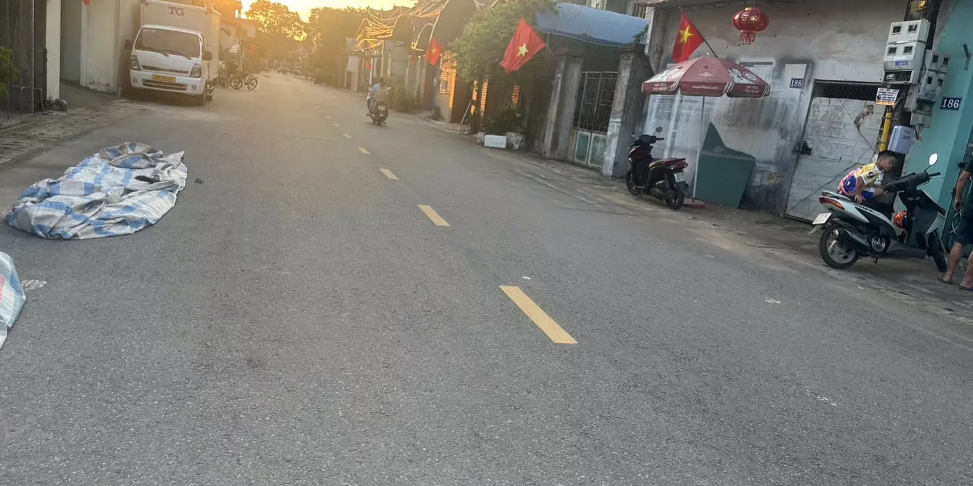 LÔ GÓC NHIỀU THÓC NHANH TAY DINH EM NÓ VỀ CẤT KÉT ĐI CÁC BÁC
VỆ LINH-PHÙ LINH-SÓC SƠN