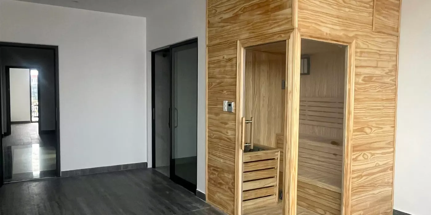 🏡 Bán Nhà Mặt Đường Đông Trà – 5 Tầng Thang Máy – Có phòng xông hơi