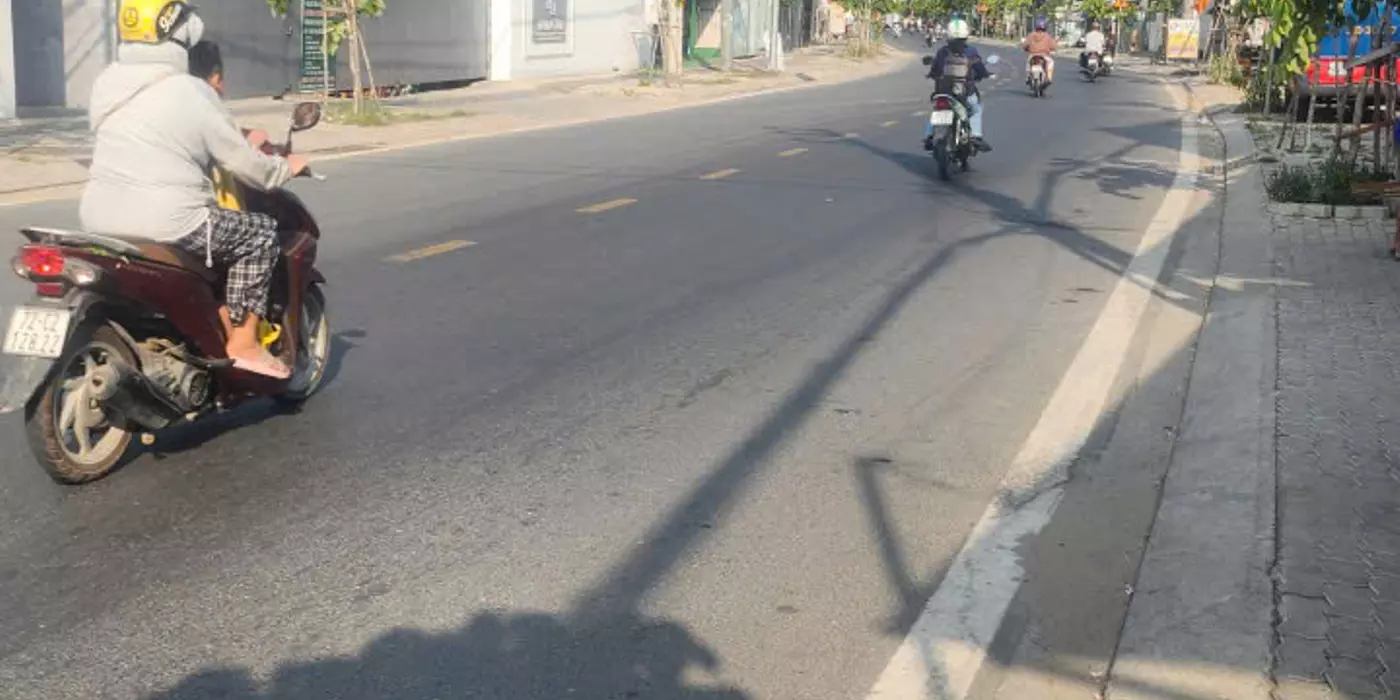 CHO THUÊ XƯỞNG MẶT TIỀN PHẠM THỊ GIÂY 8x36M TRỆT LẦU GIÁ 30 TRIỆU/T
