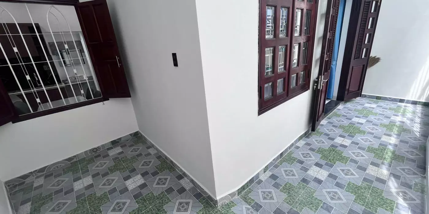 Nhà 2 tầng gần Biển hẻm Phú Đức , TP Nha Trang -  DT: 55,6m (ngang 6,3m nở hậu 8m) - Giá :