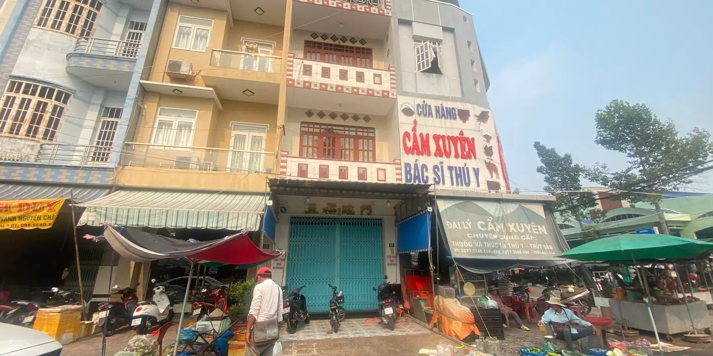 Cho Thuê Nhà Mặt Tiền Ngay Ngã Tư Chợ – Vị Trí Đẹp Tại Hồng Ngự, Đồng Tháp