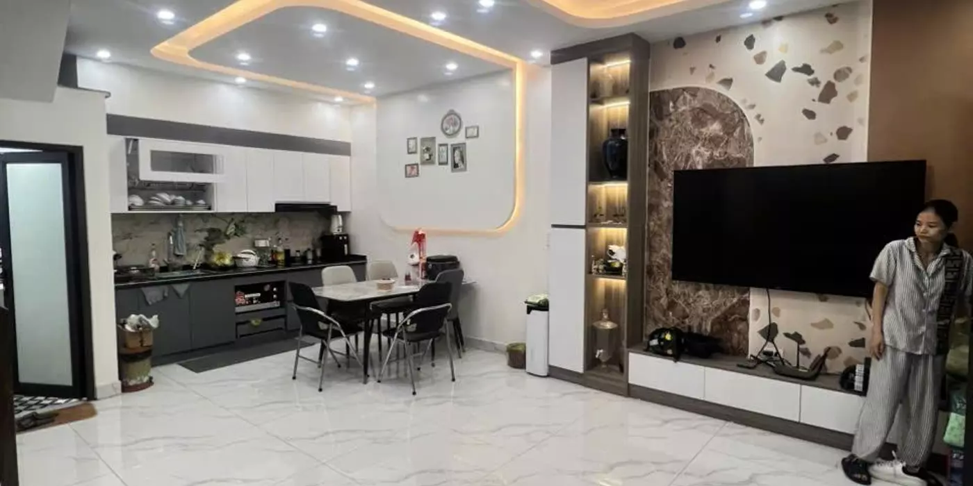 BÁN NHÀ 3 TẦNG NGÕ 2 CHỢ HÀNG CŨ - BỐT TRÒN