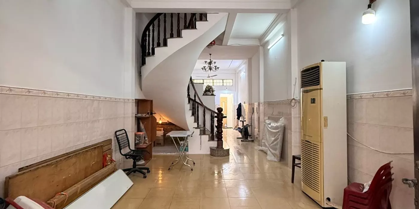 Nhà gần trường học, 4x17, Tùng Thiện Vương, 4 tầng hoàn công chỉ 7 tỷ- 0931172218