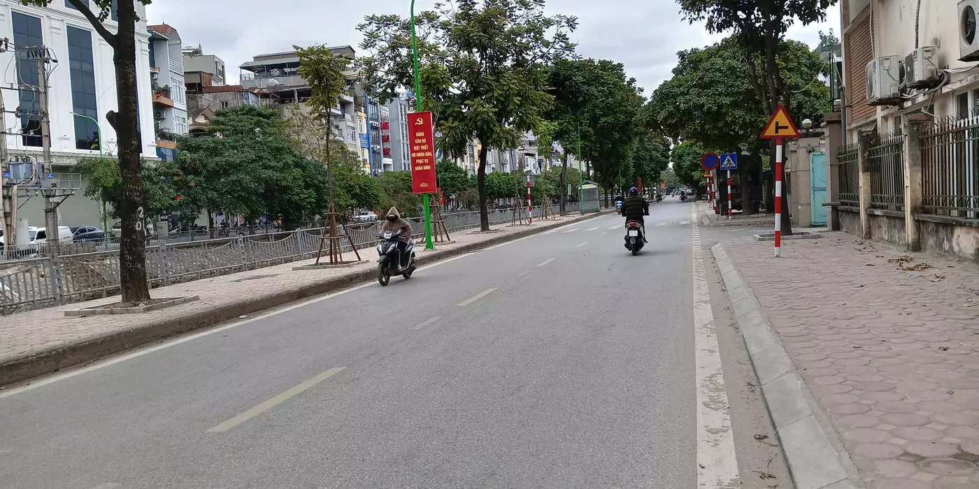 Hàng hiếm mặt đường Hồng Tiến - Long Biên.