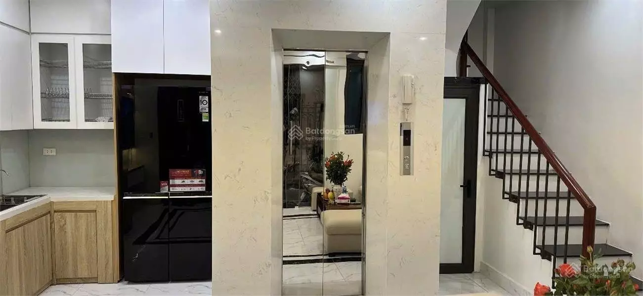 Cần bán gấp nhà triều khúc, 6 tầng, thang máy, sổ đỏ cất két. mua ở hoặc đầu tư