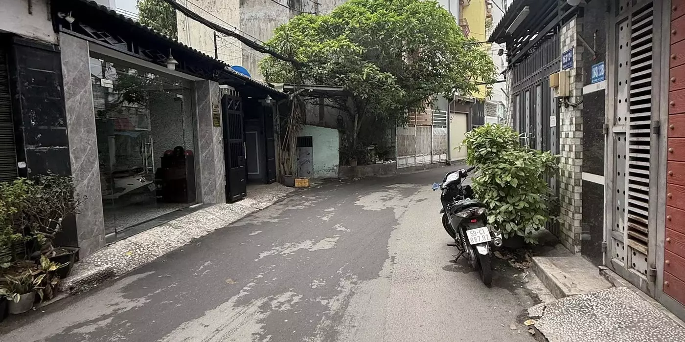 NHÀ HẺM THÔNG 5M XE HỚI TRÁNH BÙI QUANG LÀ - KINH DANH DA NGÀNH - 4MX17M - 4 TẦNG SÂN THƯỢNG - 6PN