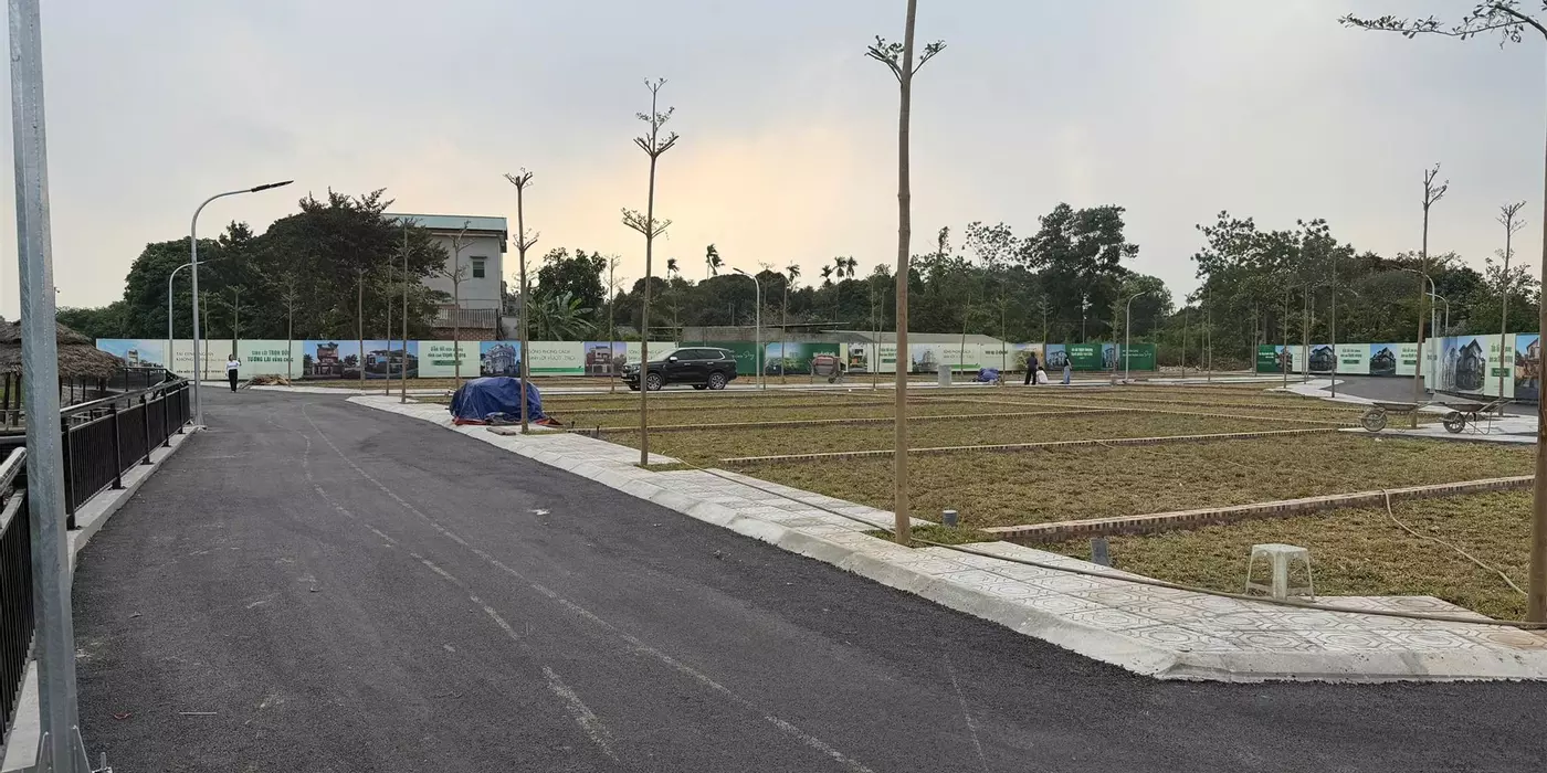 Hiếm View Hồ Đồng Trạng 100m nhỉnh 3tỷ đường 2 ôtô vòng quanh gần ĐH FPT, ĐHQG HN QL21