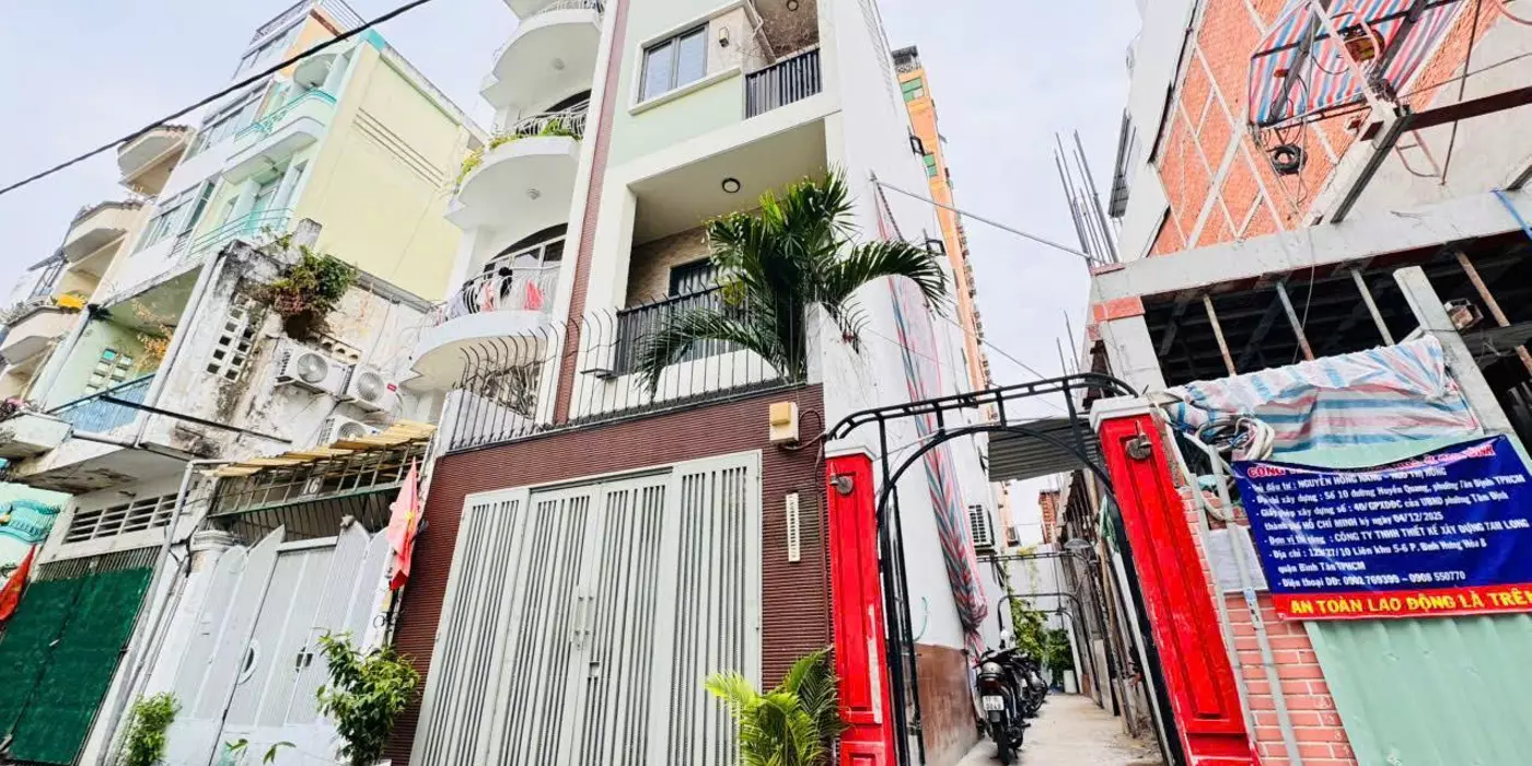 HIẾM BÁN CĂN GÓC 3 MẶT TIỀN KINH DOANH Đ.HUYỀN QUANG, QUẬN (P.TÂN ĐỊNH)- DT 4M*16M SH VUÔNG ĐẸP-