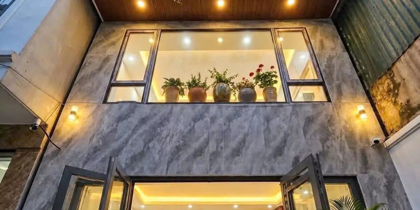 HÀNG HIẾM NGỌC THỤY - LONG BIÊN- HƠN 9,5 TỶ – PHÂN LÔ – 7 TẦNG THANG MÁY – Ô TÔ GẦN