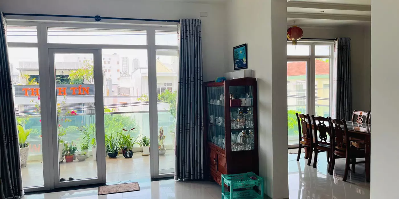 Bán nhà 4 tầng căn góc 3 mặt tiền Lê Hồng Phong và hẽm bên hong 4m - Nha Trang - Dt : 78.3m2, -