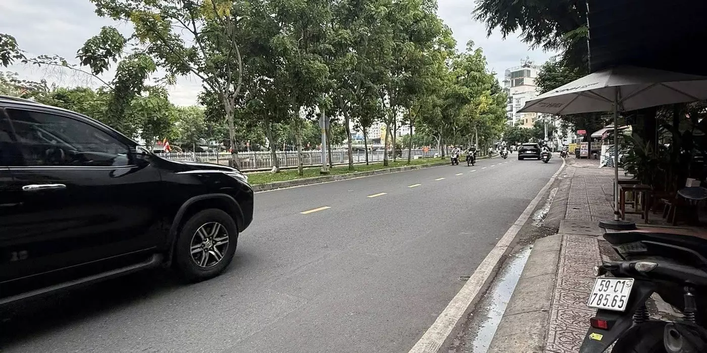 Bán nhà Mặt tiền Trường Sa - gần Lê Văn Sỹ, 5x15m, 5 Tầng - 6 PN, cho thuê 40tr,  chỉ 13,5 Tỷ.