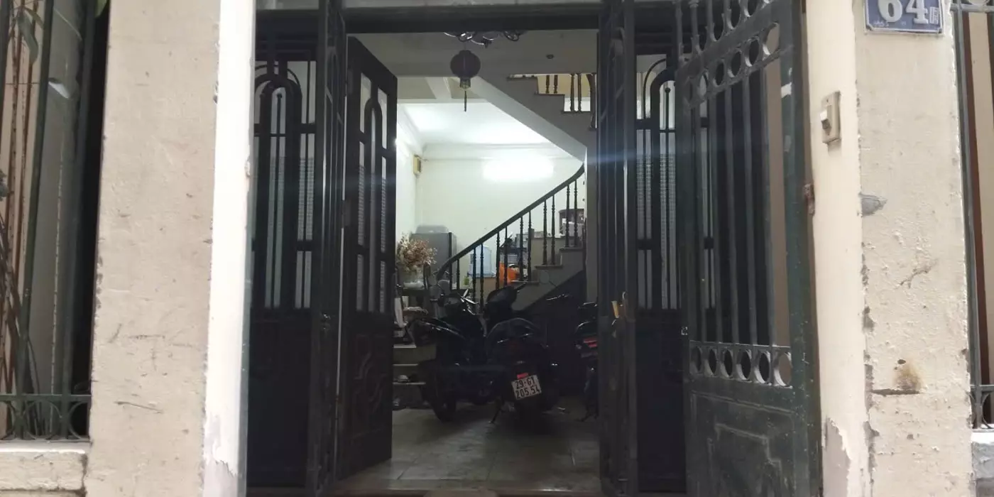 CHO THUÊ NHÀ NGUYÊN CĂN TRẦN DUY HƯNG - CẦU GIẤY - NGÕ RỘNG Ô TÔ ĐỖ CỬA