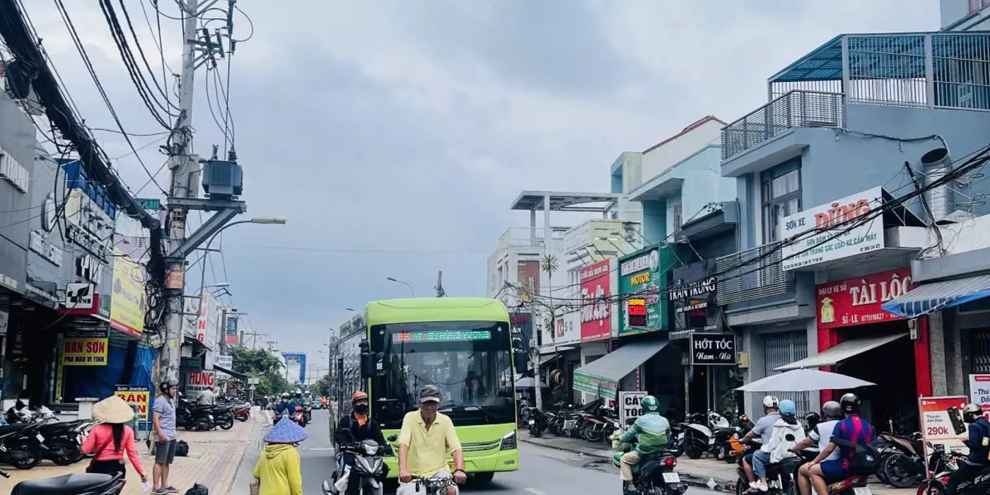 Bán nhà Mặt tiền Trần Thị Trọng ( Cống Lớ) - giao Phan Huy Ích , 5x25m, 5 T - 6PN, 14,9  tỷ.