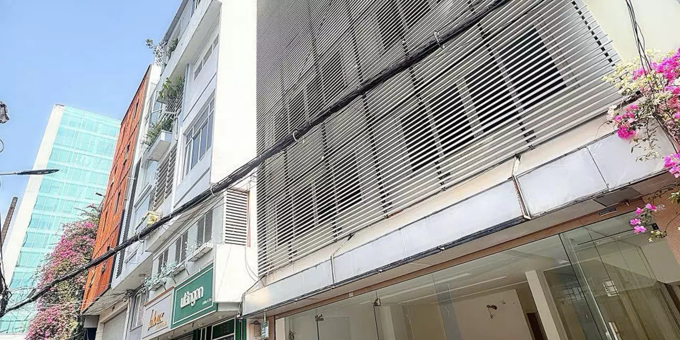 NGANG LỚN 8M*8,5M VUÔNG ĐẸP - BÁN NHÀ 5 TẦNG THANG MÁY MẶT TIỀN HẺM XE HƠI ĐẬU CỬA Đ.NGUYẼN THỊ