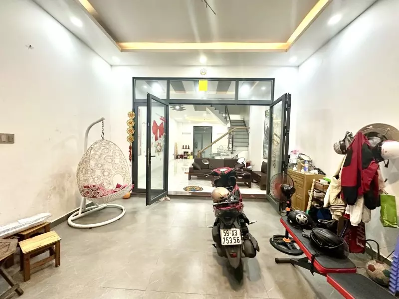 Bán nhà đường số 6, KDC Êm Đềm, Linh Xuân, Thủ Đức, TP HCM. DT 90 m2, 4 tầng. Giá 8,9 tỷ
