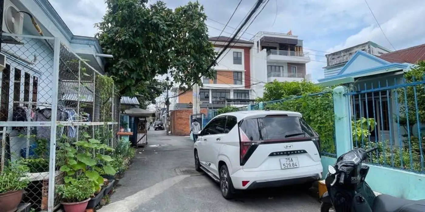 NHÀ 2 MT HẺM XE HƠI NGUYỄN VĂN QUÁ - 80M2 VUÔNG A4 - GIÁ CHỈ 4 TỶ Ở NGAY