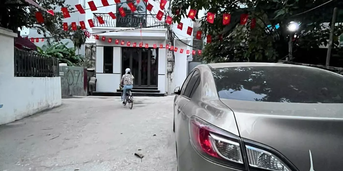 TRUNG HÀNH Ô TÔ ĐỖ CỬA DUY NHẤT 1 CĂN