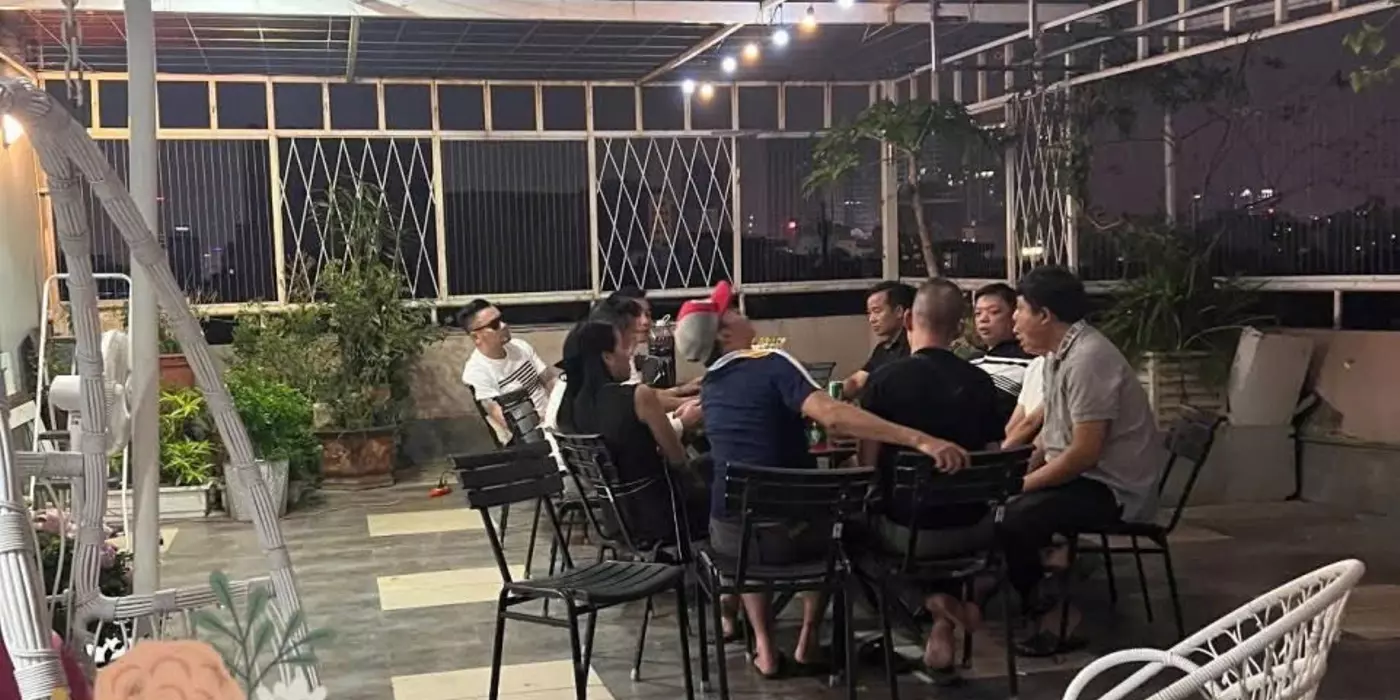 Cho Thuê Penthouse 400m2 Phố Võ Thị Sáu, Hai Bà Trưng - 5PN, Sân Vườn Bể Cá Koi, Làm VP
