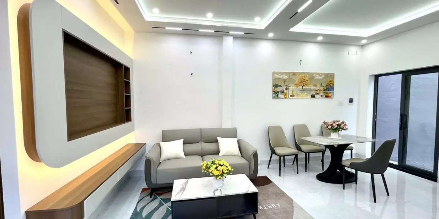 NHÀ ĐẸP SỐ RIÊNG ĐƯỜNG XE HƠI ,  PHÚ THUẬN Q7 (4,2X8 ) 2 TẦNG CHỈ 4 TỶ 380 TR FULL NỘI THẤT