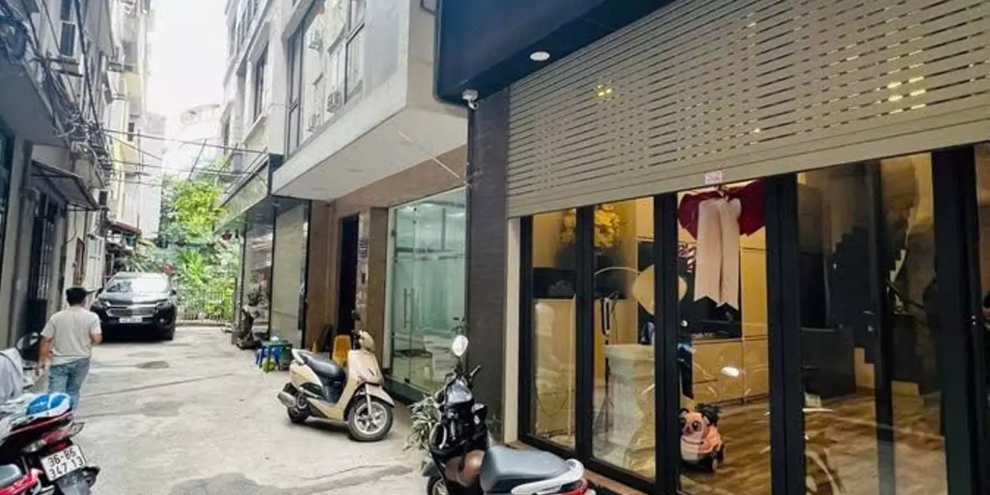 🚀 BÁN NHÀ PHÂN LÔ TRUNG KÍNH – Ô TÔ ĐỖ CỬA – 2 MẶT THOÁNG – 50M2 21.5 TỶ