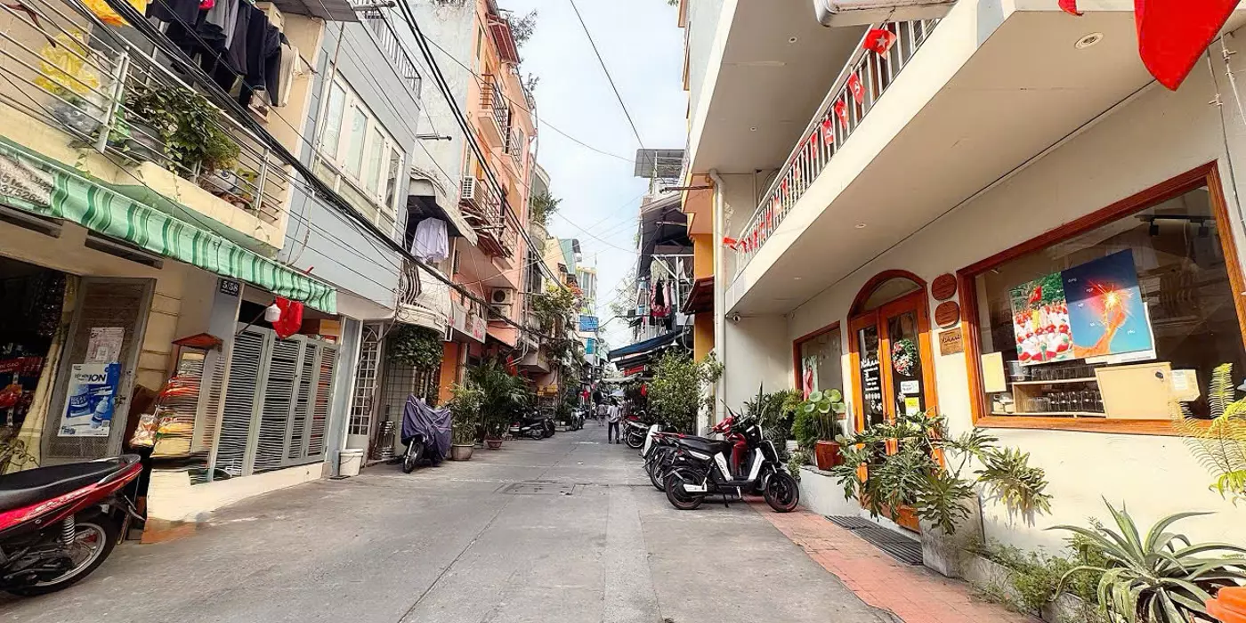 ĐỘC TÔN CHÀO BÁN NHÀ 2 TẦNG MẶT TIỀN HXH Đ.NGUYẼN TRUNG NGẠN, BÊN NGHÉ, QUẬN 1 - DT ĐẸP 7,6M*17M