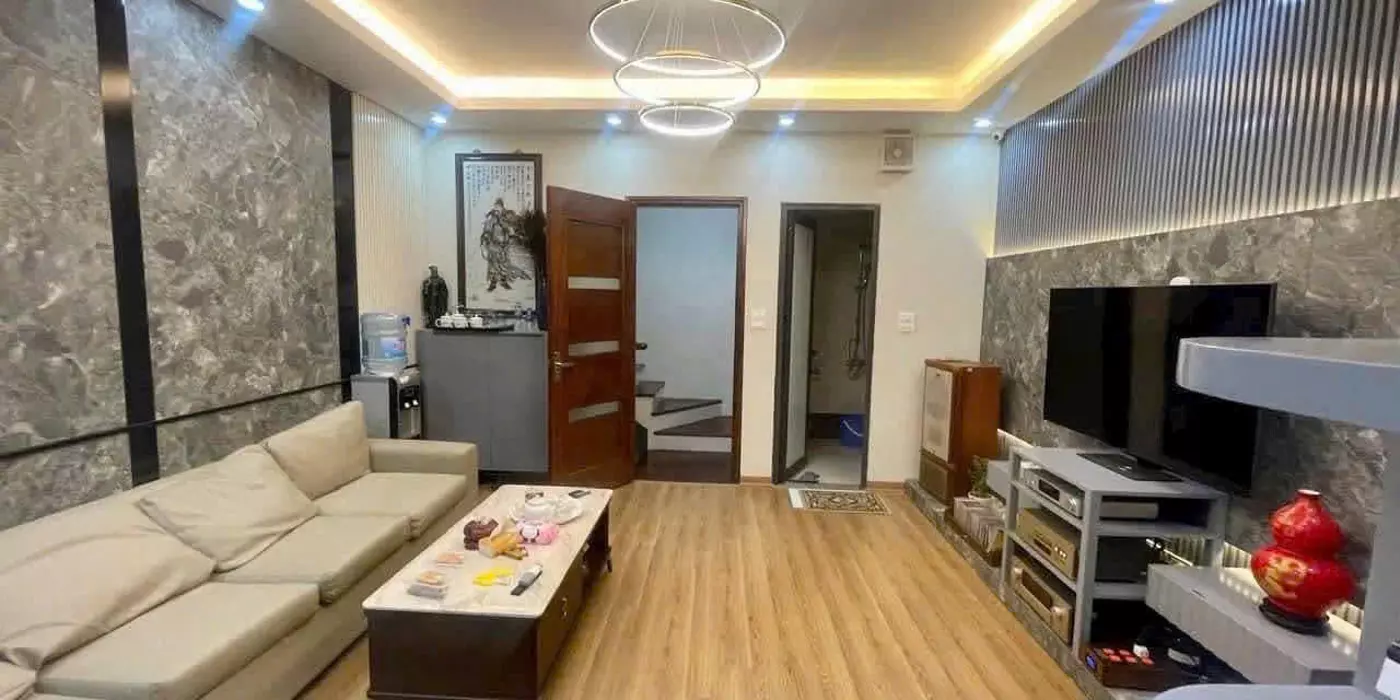 Cho Thuê Nhà Riêng 5 Tầng Ngõ 266 Đội Cấn - Ba Đình, Full Đồ Cao Cấp Cho Hộ Gia Đình
