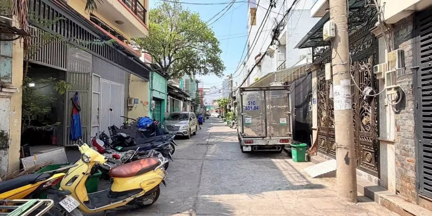 NHÀ BÌNH TÂN HẺM 8M - 72M2 - 3 TẦNG BTCT - CHỈ NHỈNH 6 TỶ