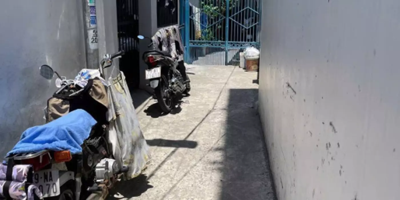Bán nhà hẻm Nguyễn Hữu Huân giá rẻ